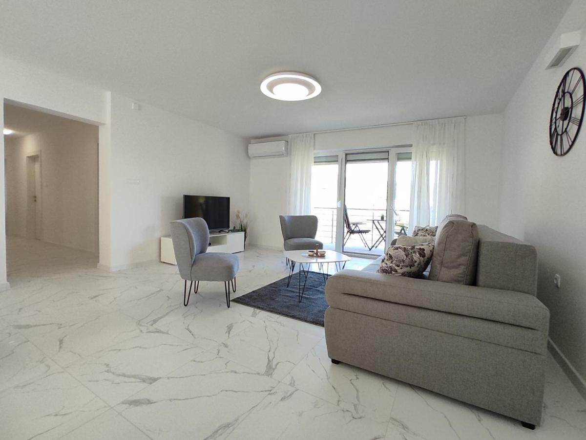 Apartments With A Parking Space Rijeka - 18146 Exterior foto