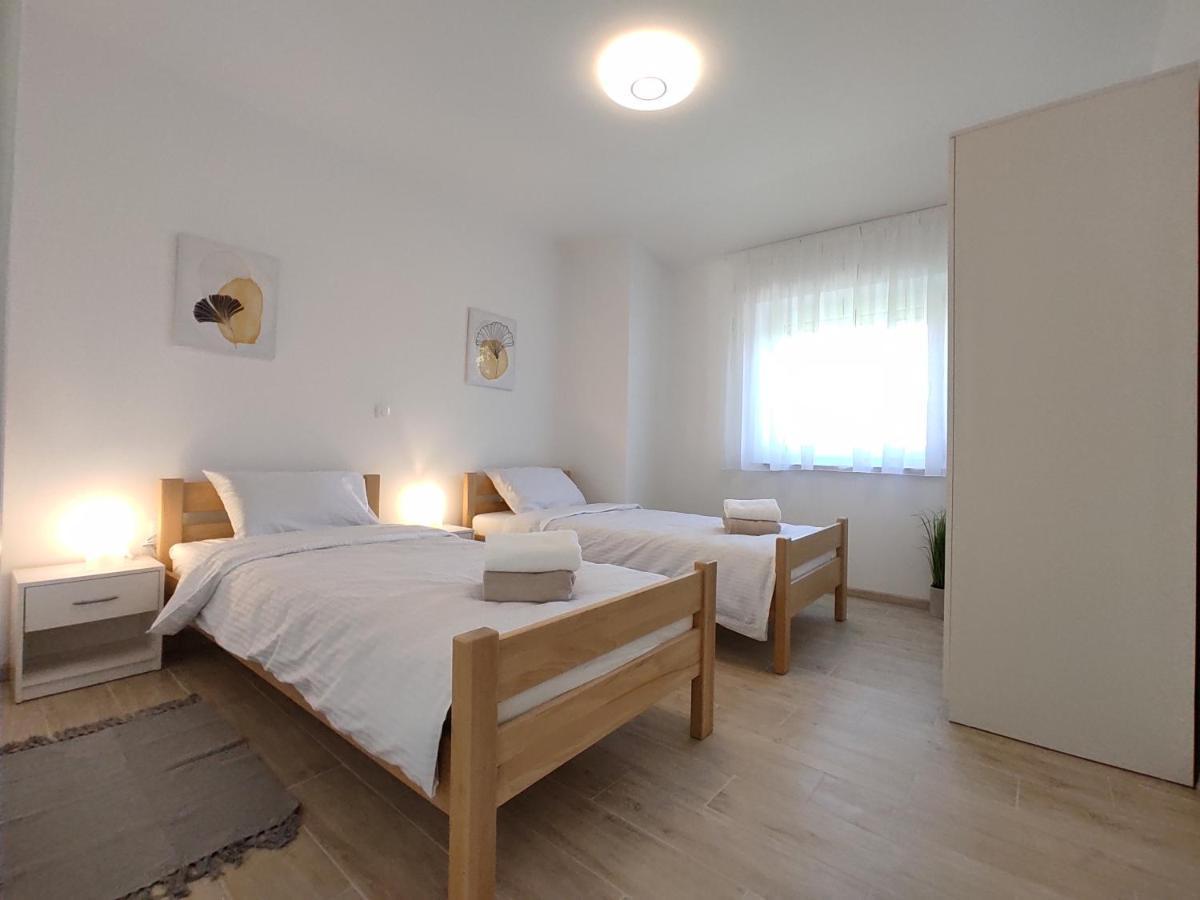 Apartments With A Parking Space Rijeka - 18146 Exterior foto