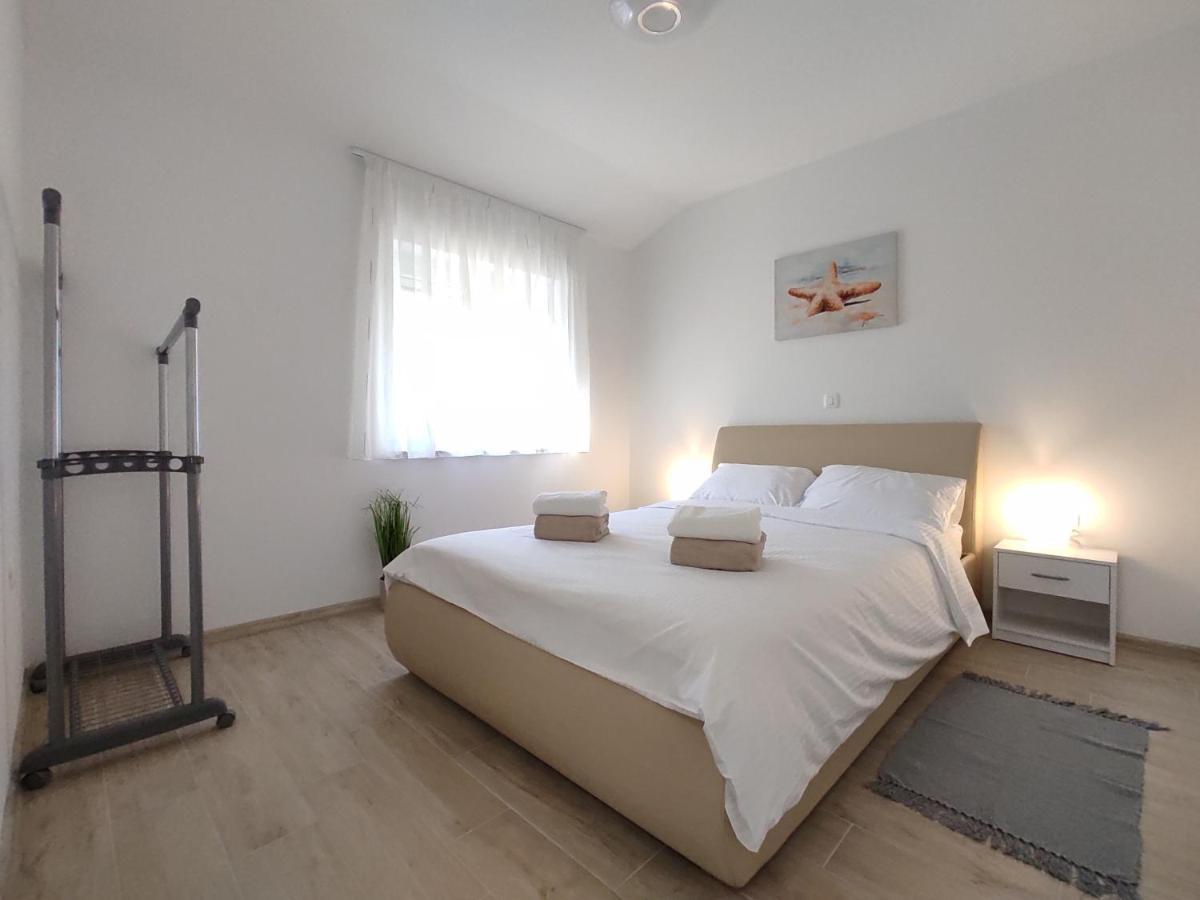 Apartments With A Parking Space Rijeka - 18146 Exterior foto