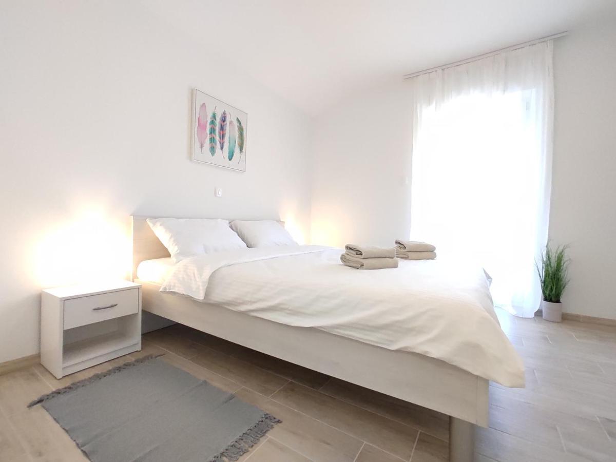 Apartments With A Parking Space Rijeka - 18146 Exterior foto