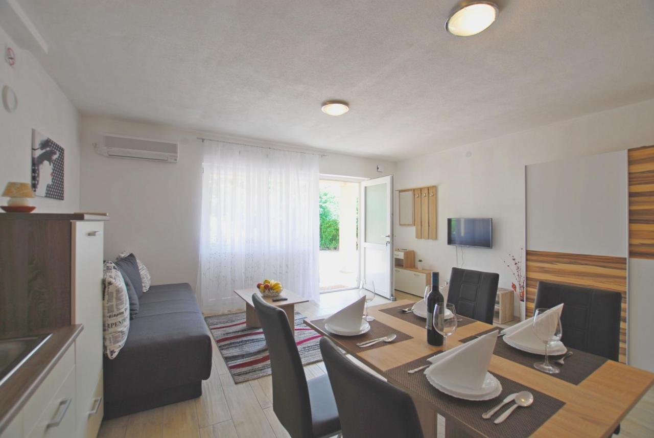 Apartments With A Parking Space Rijeka - 18146 Exterior foto