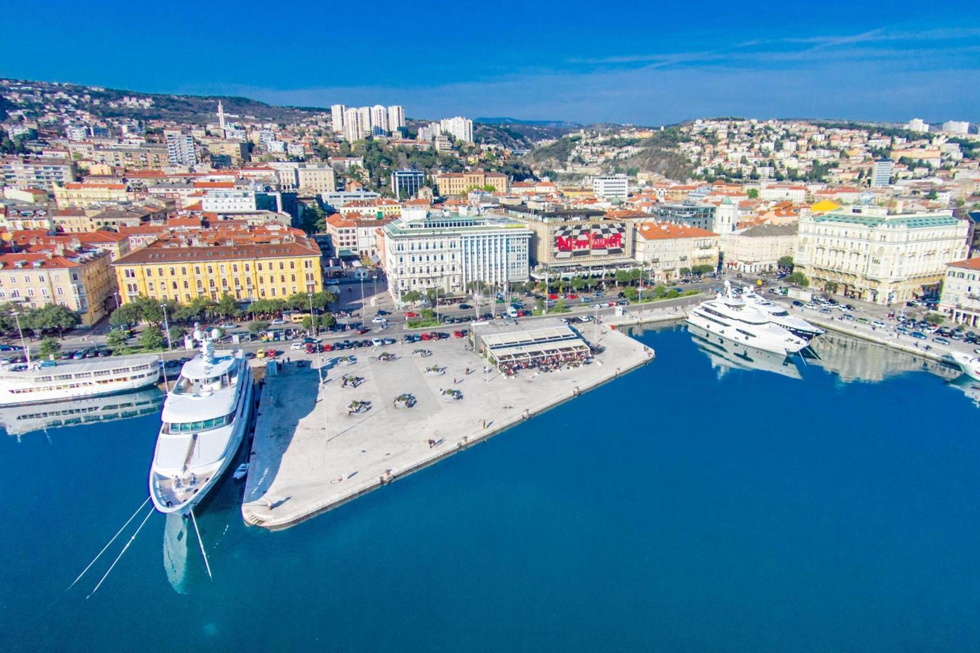 Apartments With A Parking Space Rijeka - 18146 Exterior foto